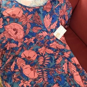 BNWT Lularoe Perfect Tee cute pattern XS